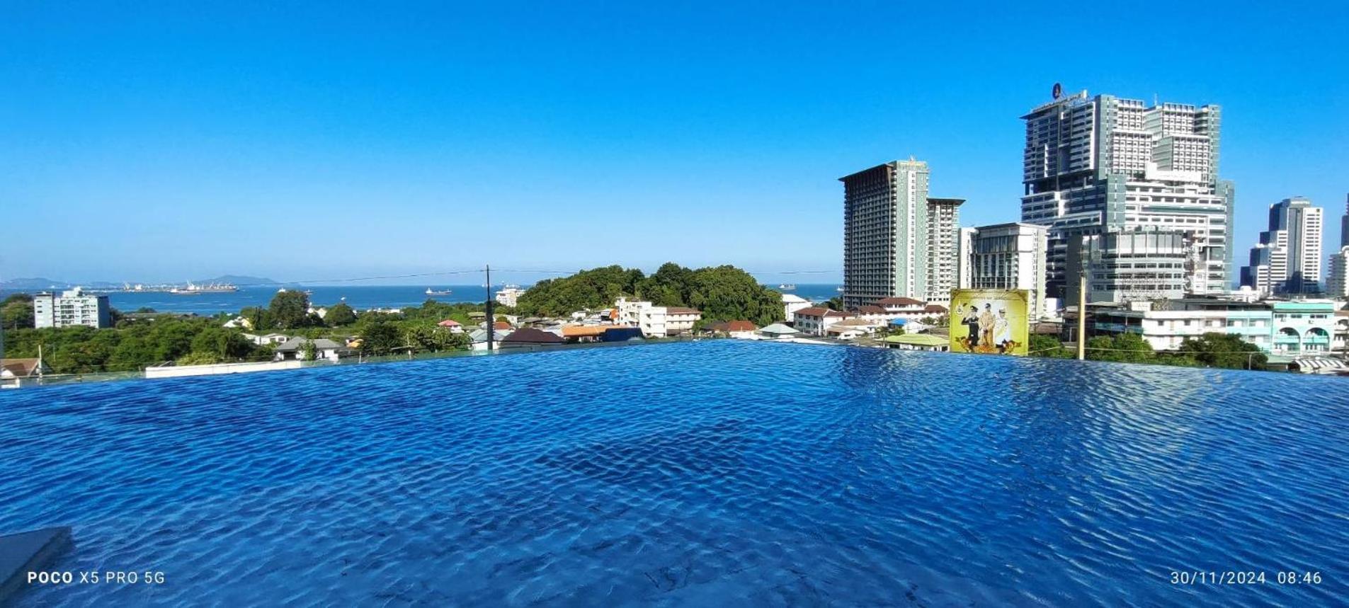 Arize Hotel Sri Racha Si Racha Exteriör bild