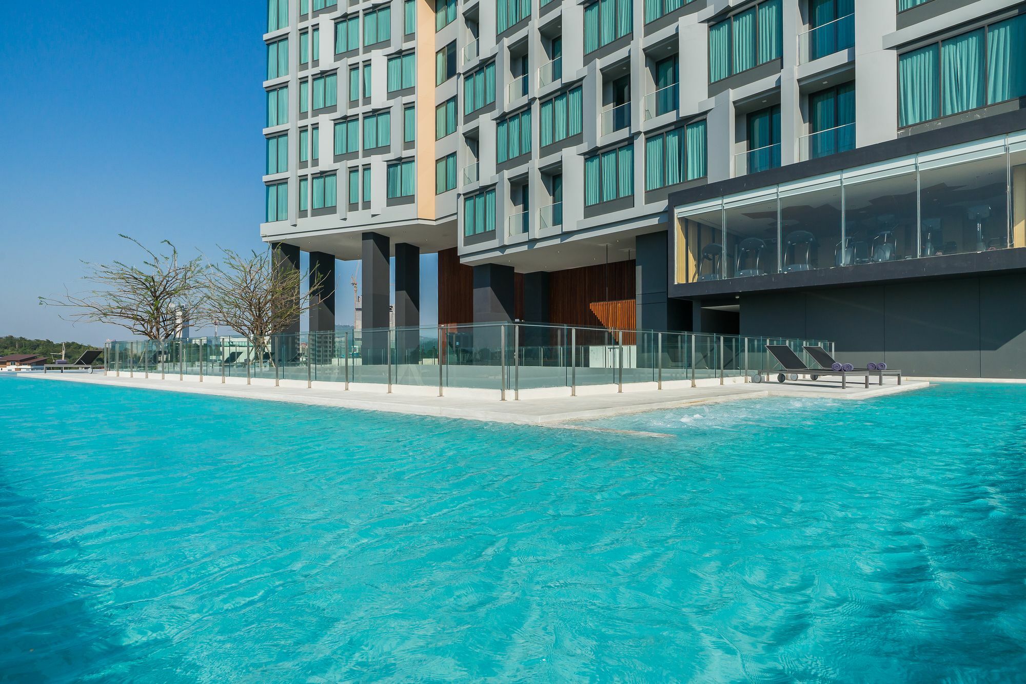 Arize Hotel Sri Racha Si Racha Exteriör bild