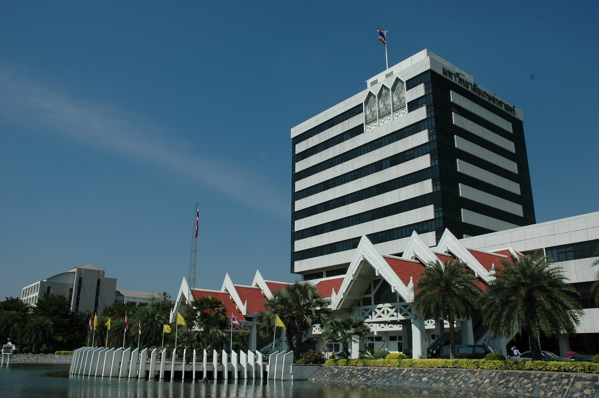 Arize Hotel Sri Racha Si Racha Exteriör bild
