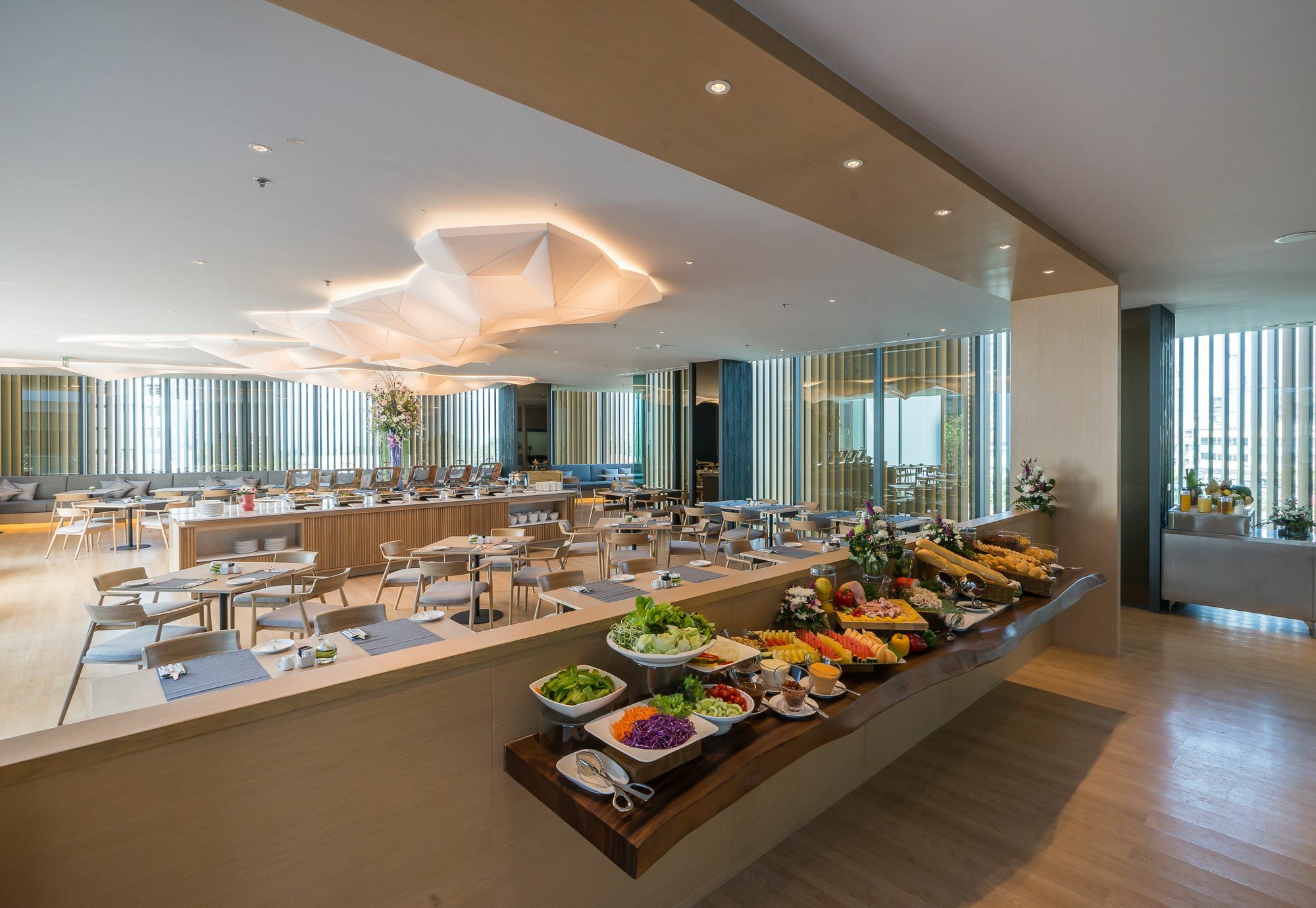 Arize Hotel Sri Racha Si Racha Exteriör bild